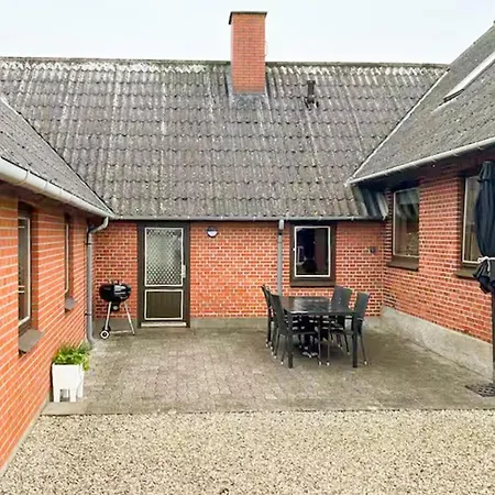 3 Bedroom Cozy In Casa vacanze Bagenkop