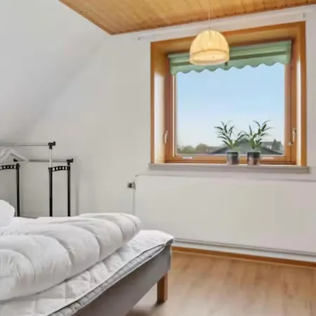 3 Bedroom Cozy In *