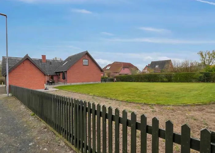 Holiday home 3 Bedroom Cozy In