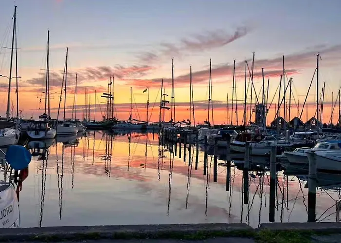 Holiday home 3 Bedroom Cozy In *